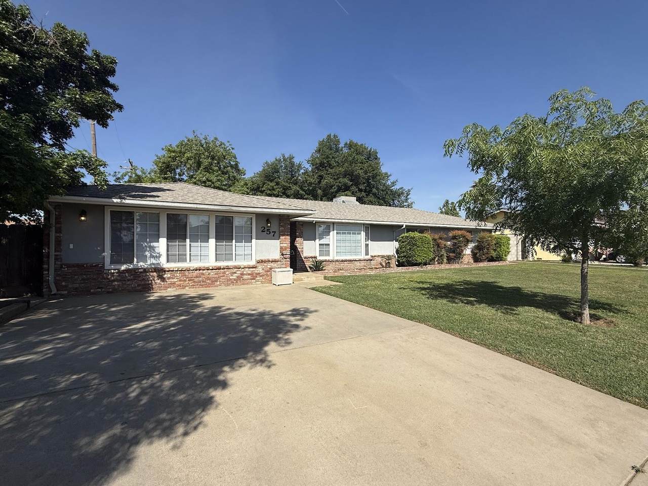 257 Roberts Place - Photo 1