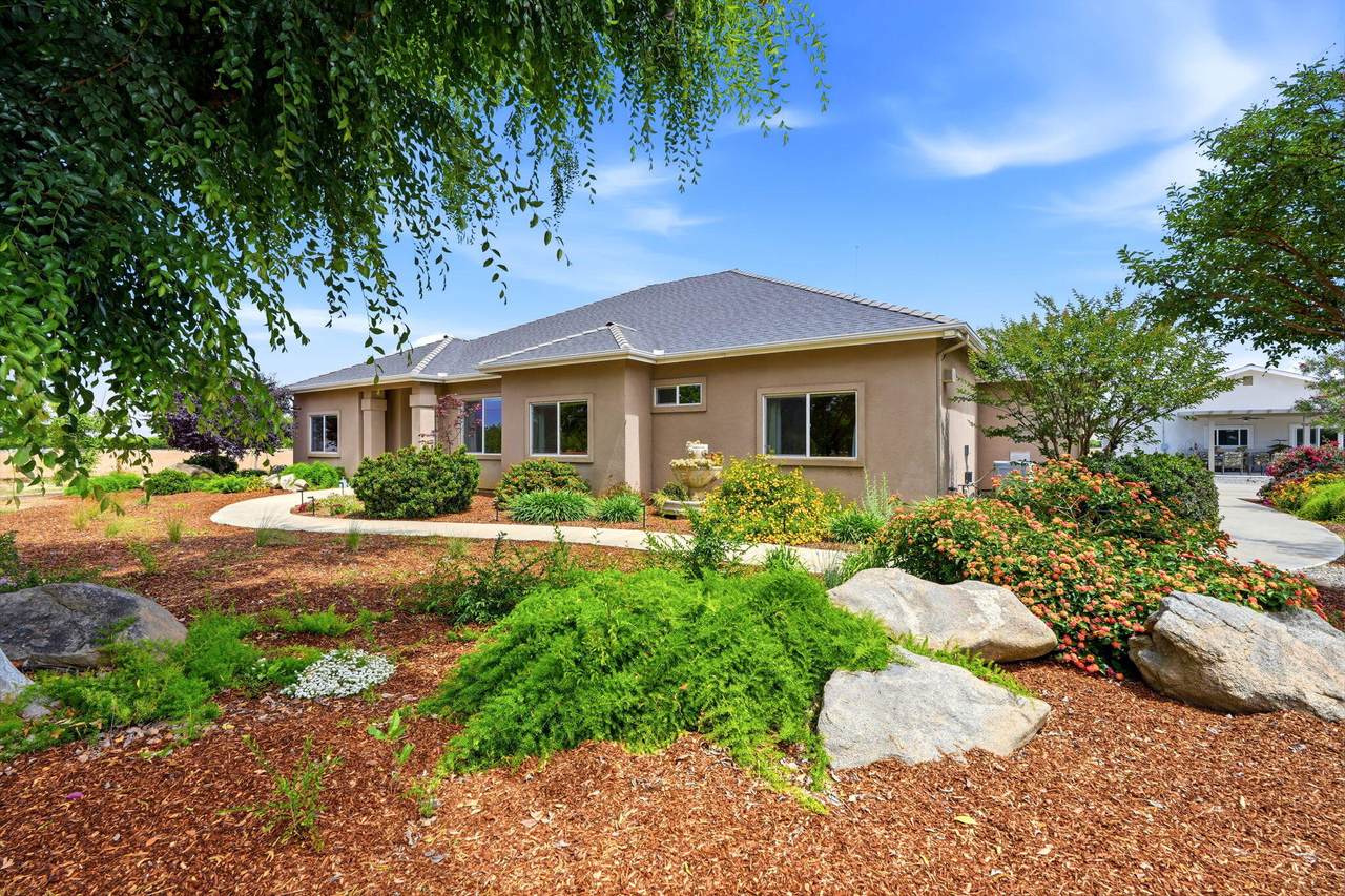26706 Rd 176 - Photo 1
