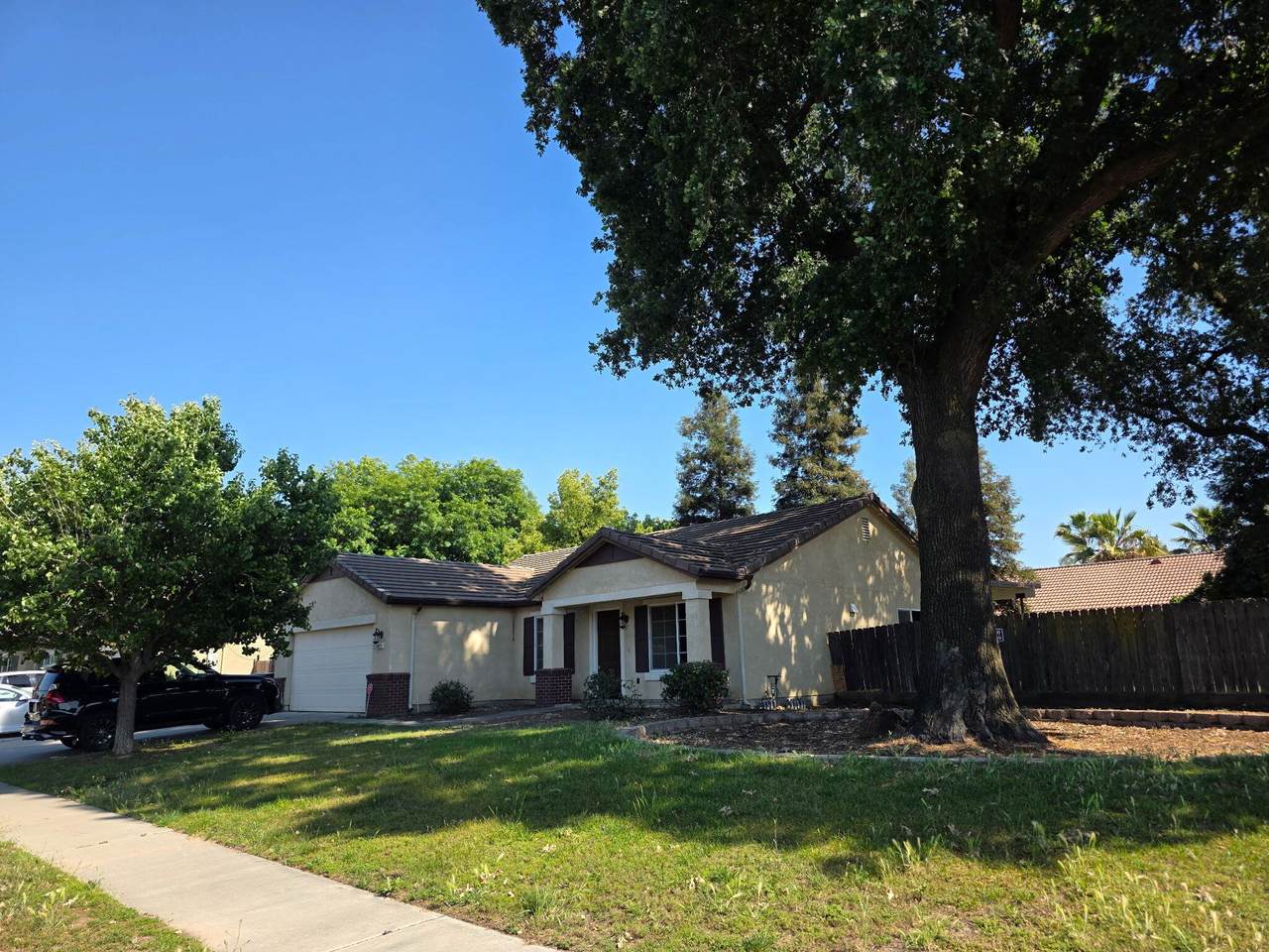 4011 Oak Avenue - Photo 1