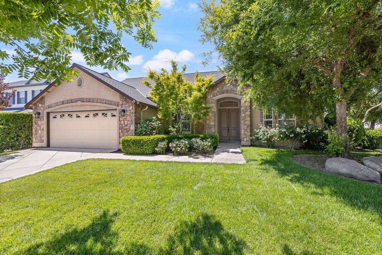 2883 22nd Court - Photo 1
