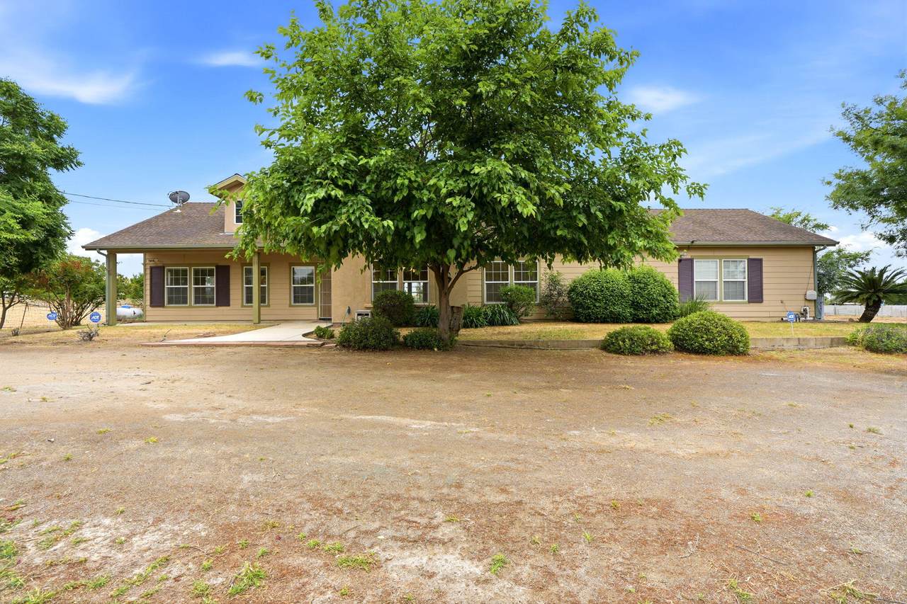 25310 Avenue 212 - Photo 1