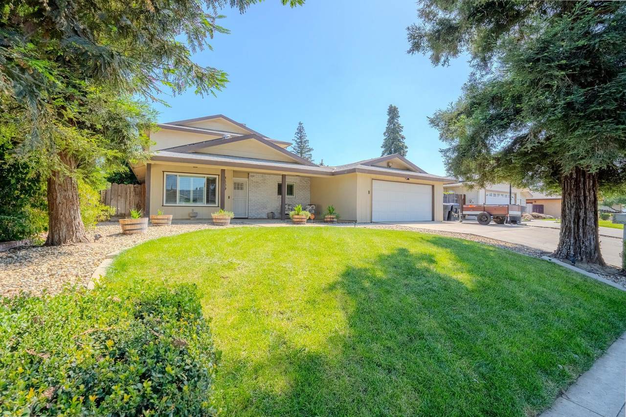 3609 Evergreen Court - Photo 1