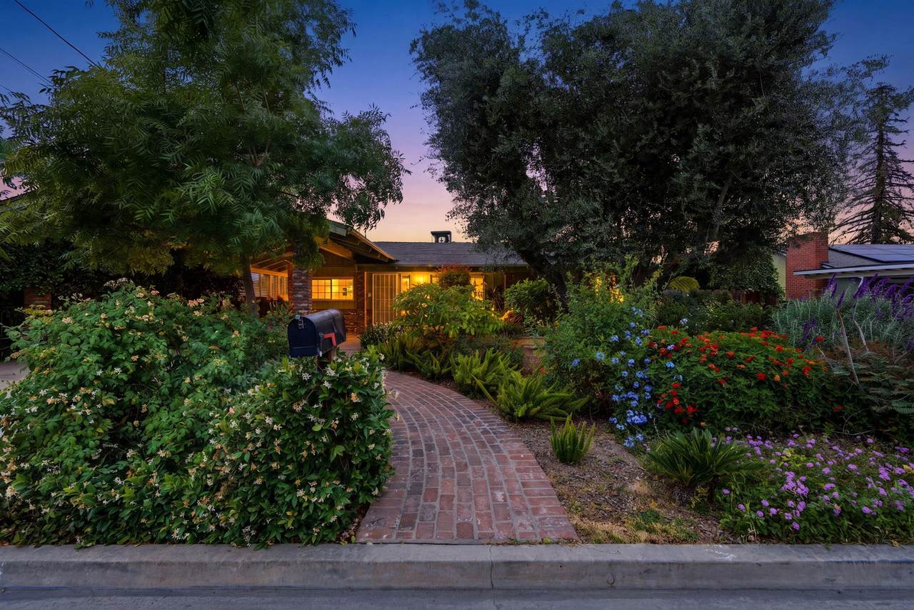 1361 Oaks Street - Photo 1