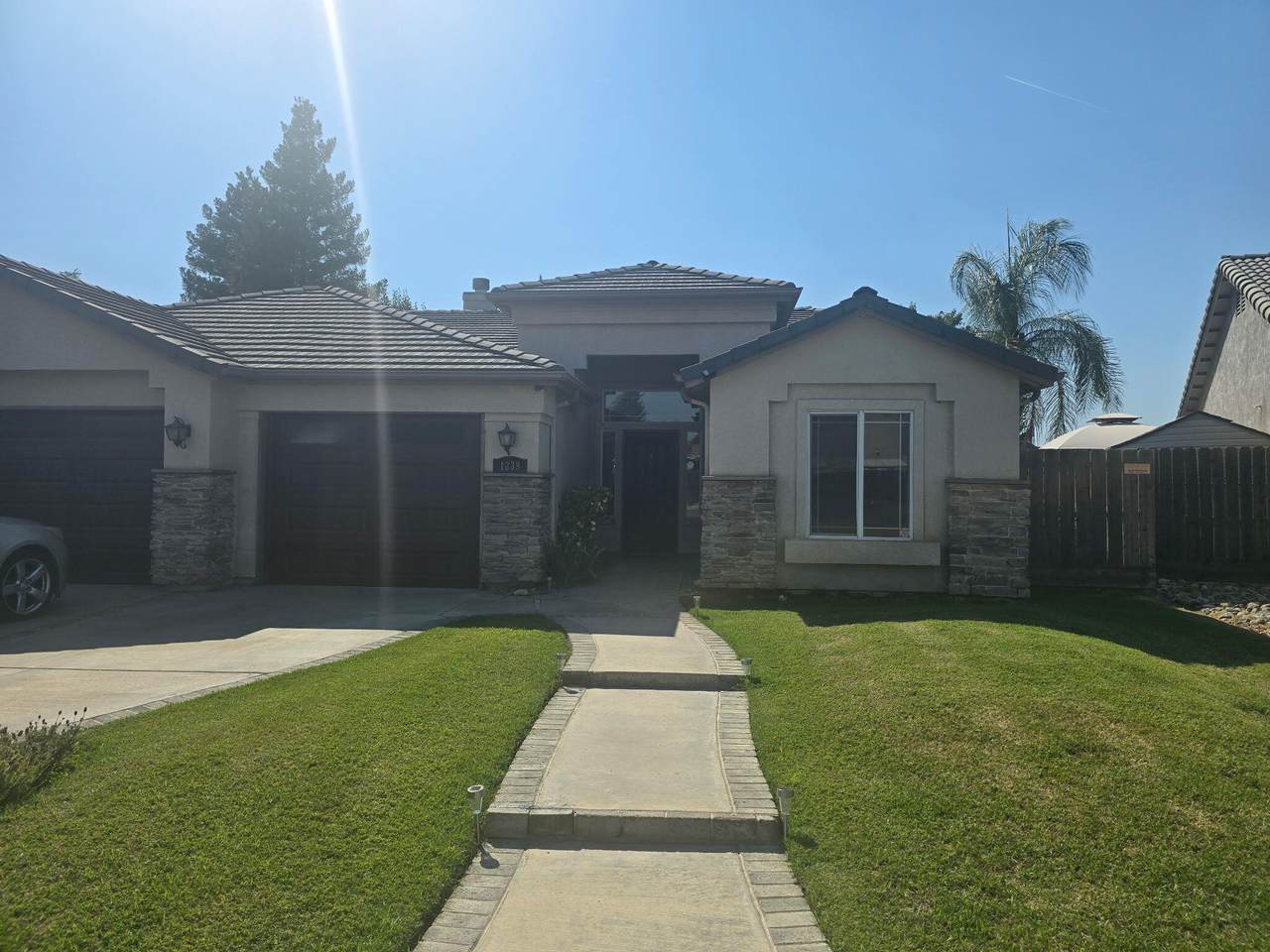 1239 Linda Way - Photo 1