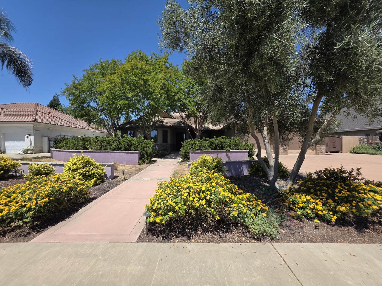 1072 Rorden Avenue - Photo 1