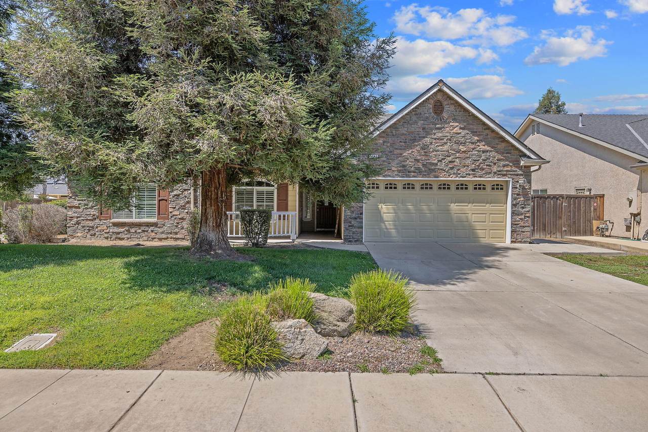 5048 Wren Avenue - Photo 1