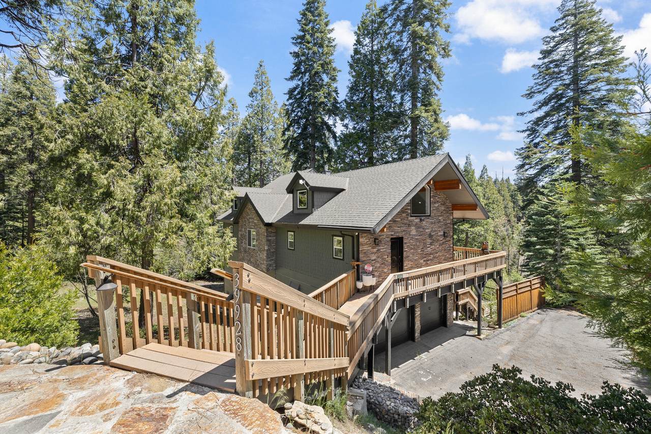 39928 Yellow Lupin Lane - Photo 1