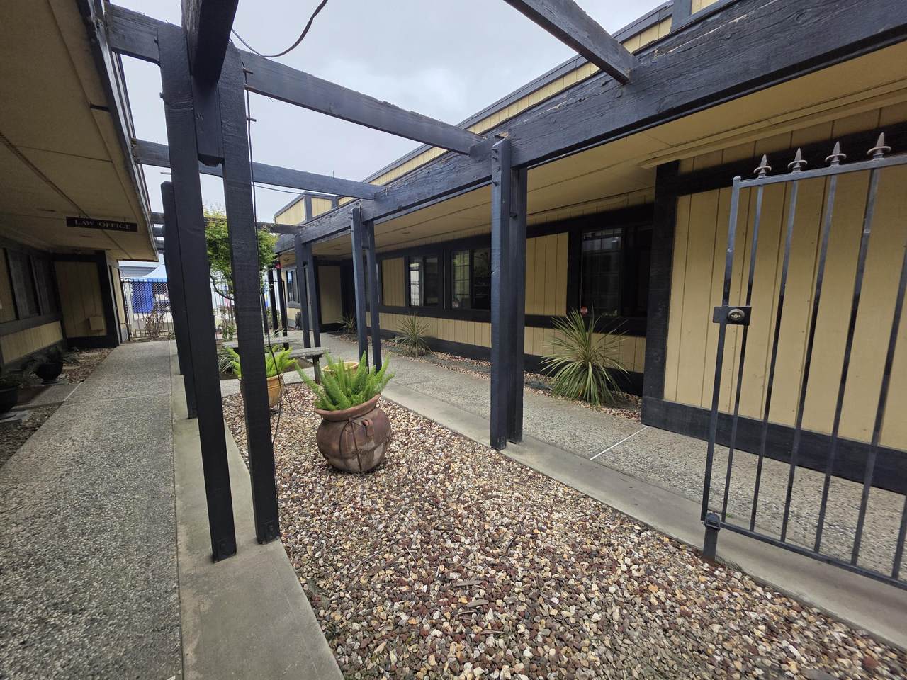 2045 Court Street - Photo 1