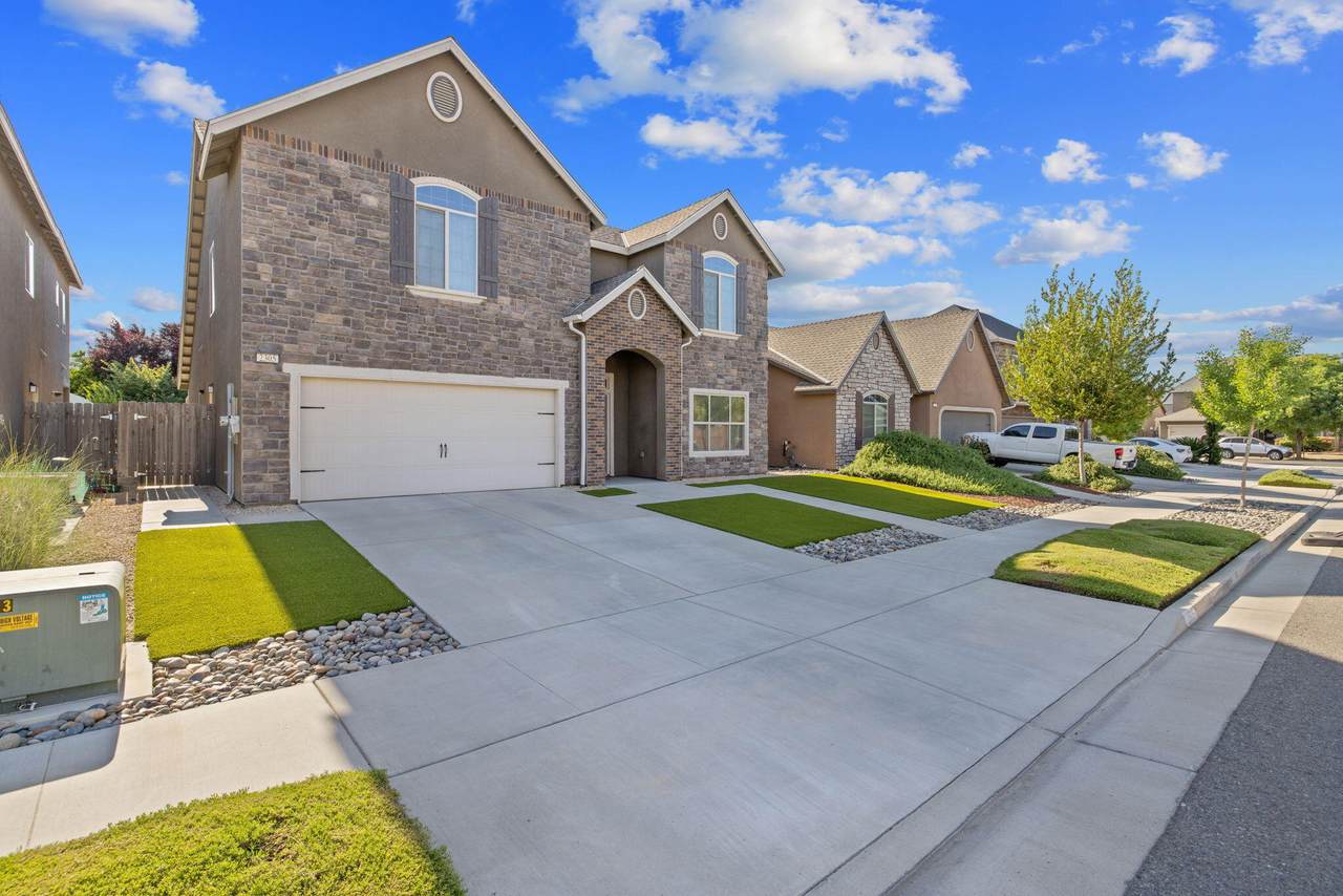 2305 Fairway Court - Photo 1