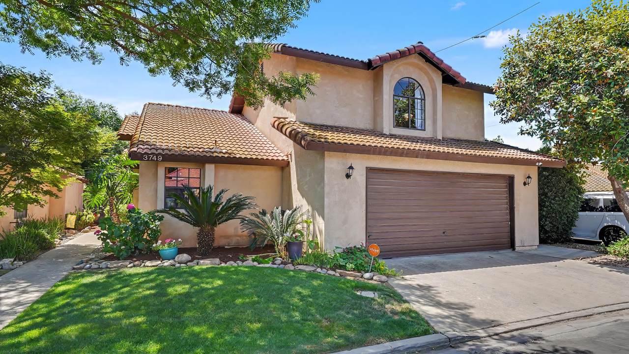 3749 Damsen Avenue - Photo 1