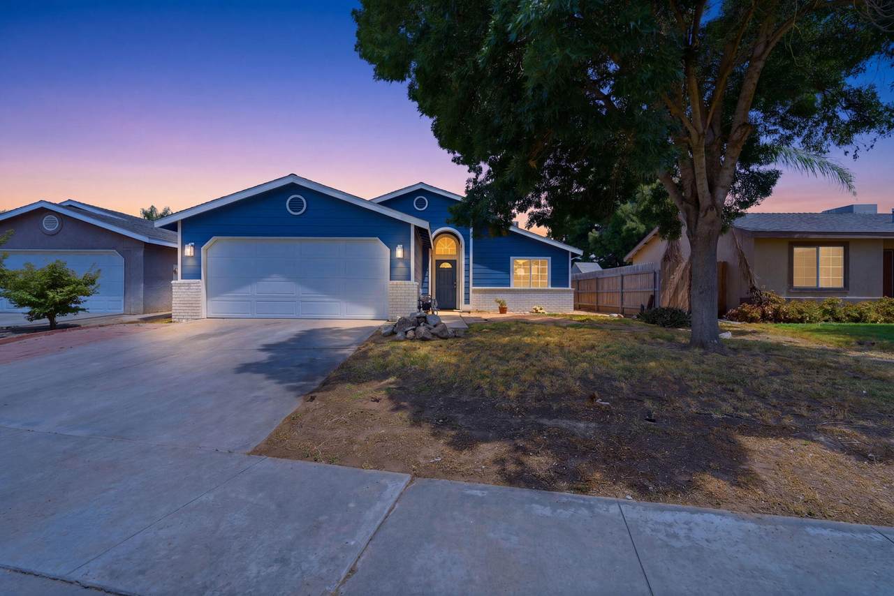 1870 Applewood - Photo 1
