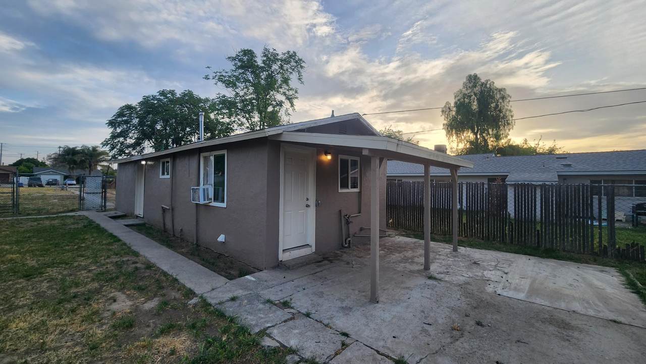 301 Braden Avenue - Photo 1
