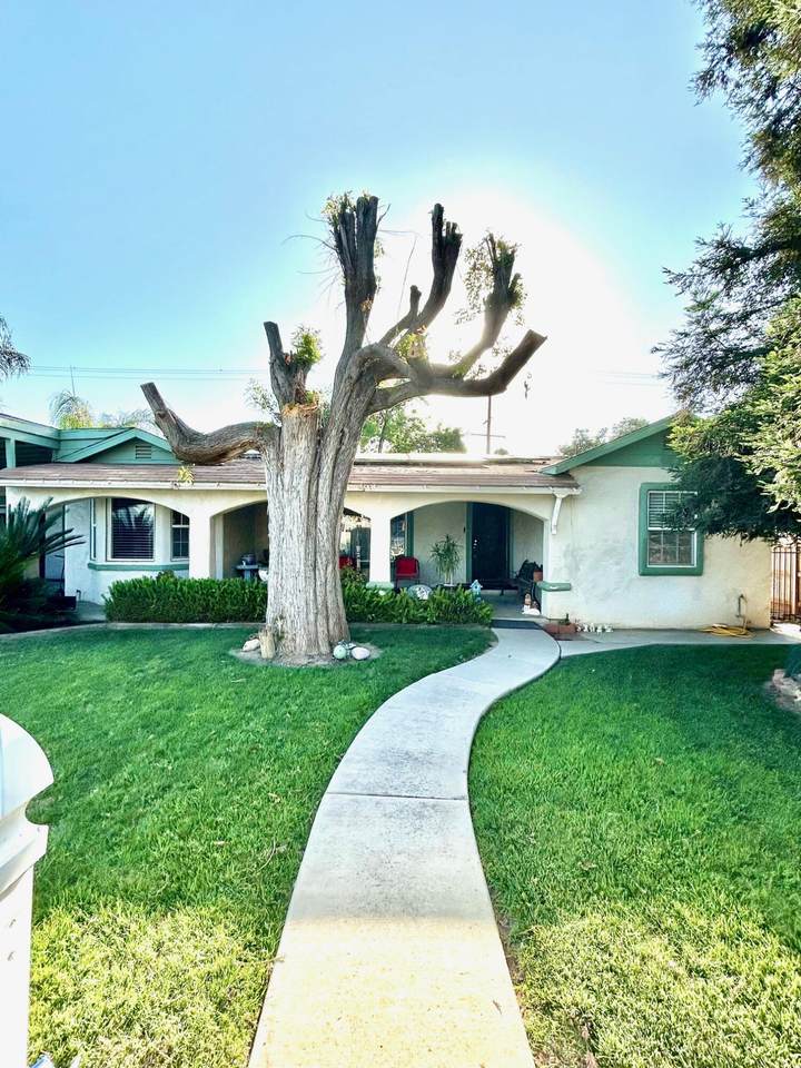 417 Valencia Boulevard - Photo 1