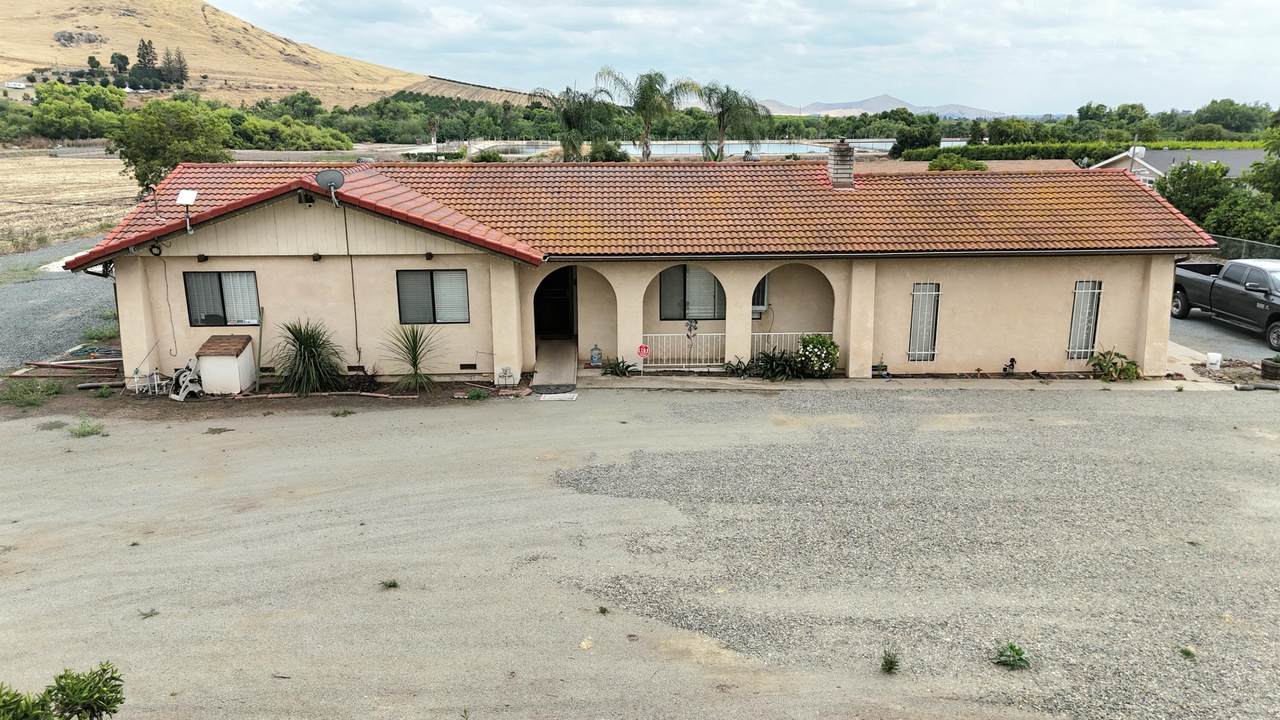 25635 Ave 220 - Photo 1