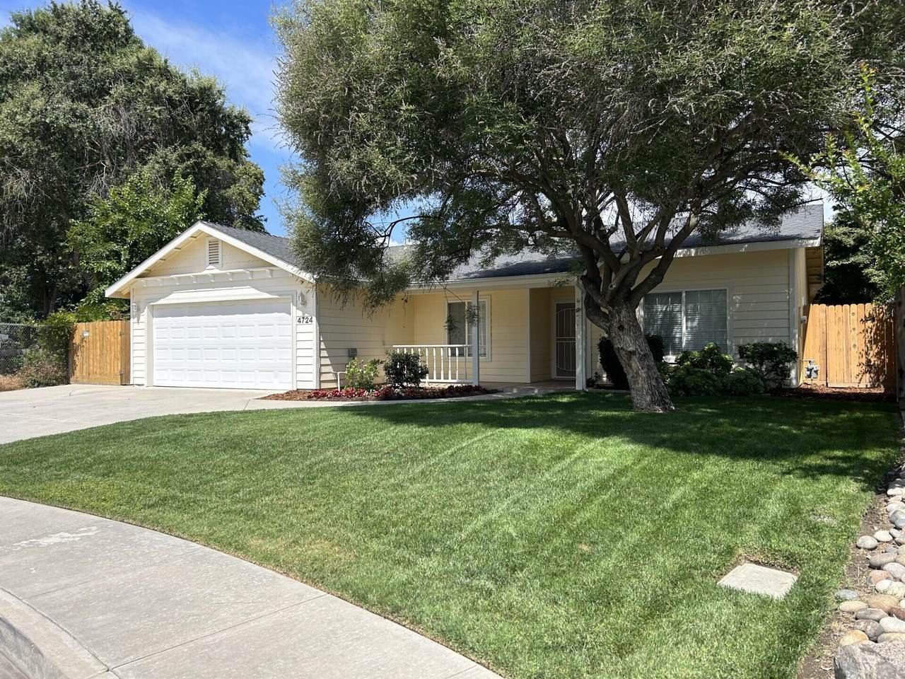 4724 Manor Court - Photo 1