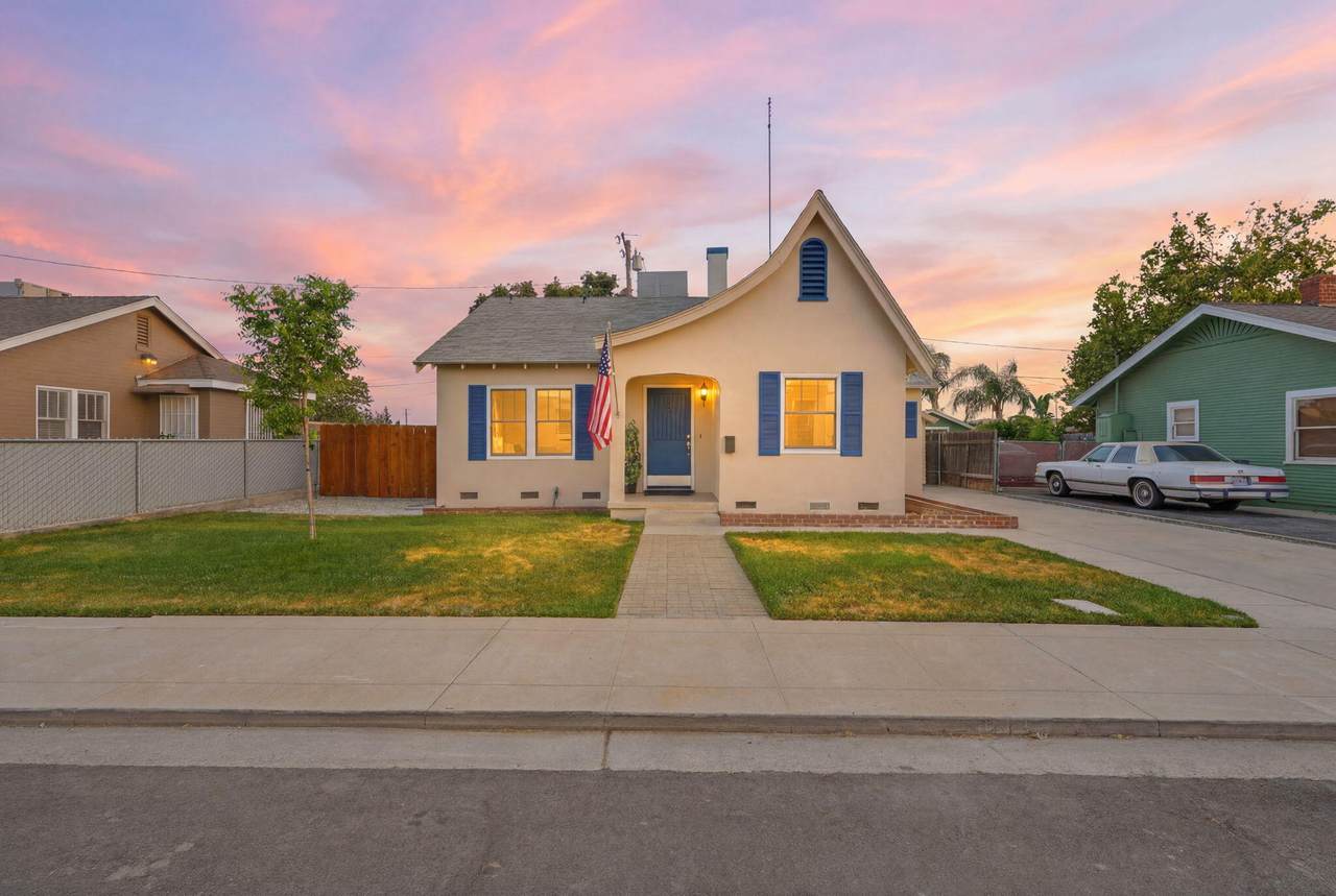 211 Oakhurst Street - Photo 1