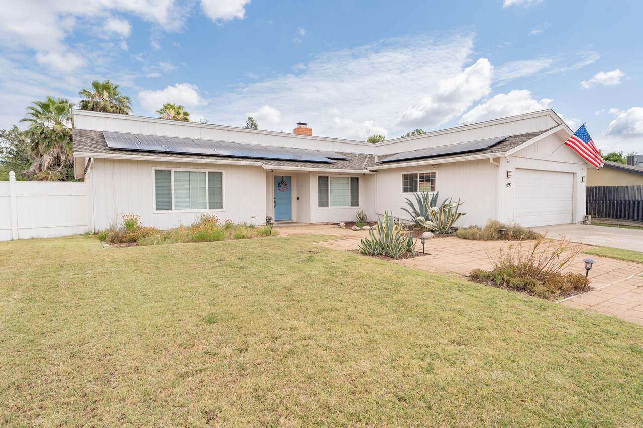 690 Magnolia Avenue - Photo 1