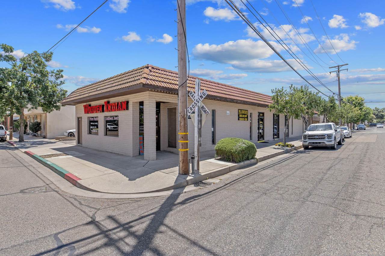 210 Floral Street - Photo 1
