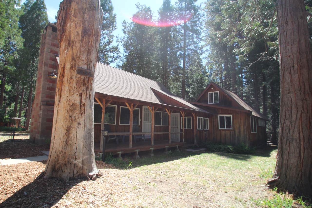 496 Trails End - Photo 1