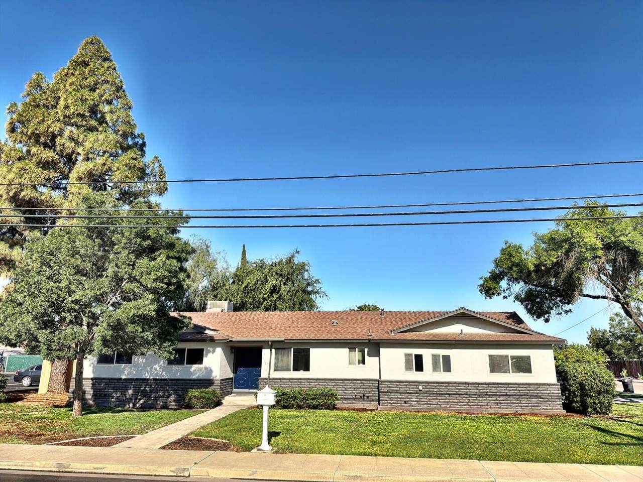 129 Vine Street - Photo 1