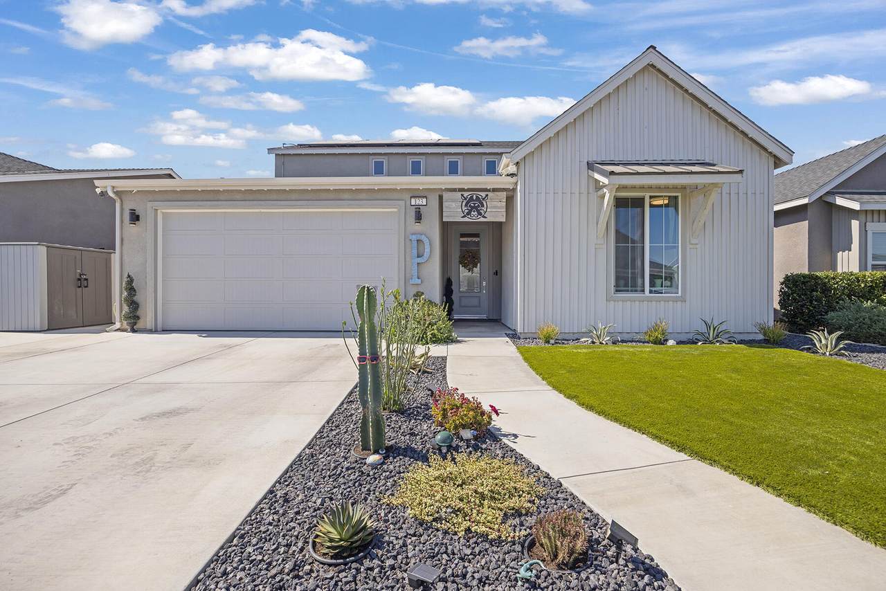 123 Tyler Avenue - Photo 1
