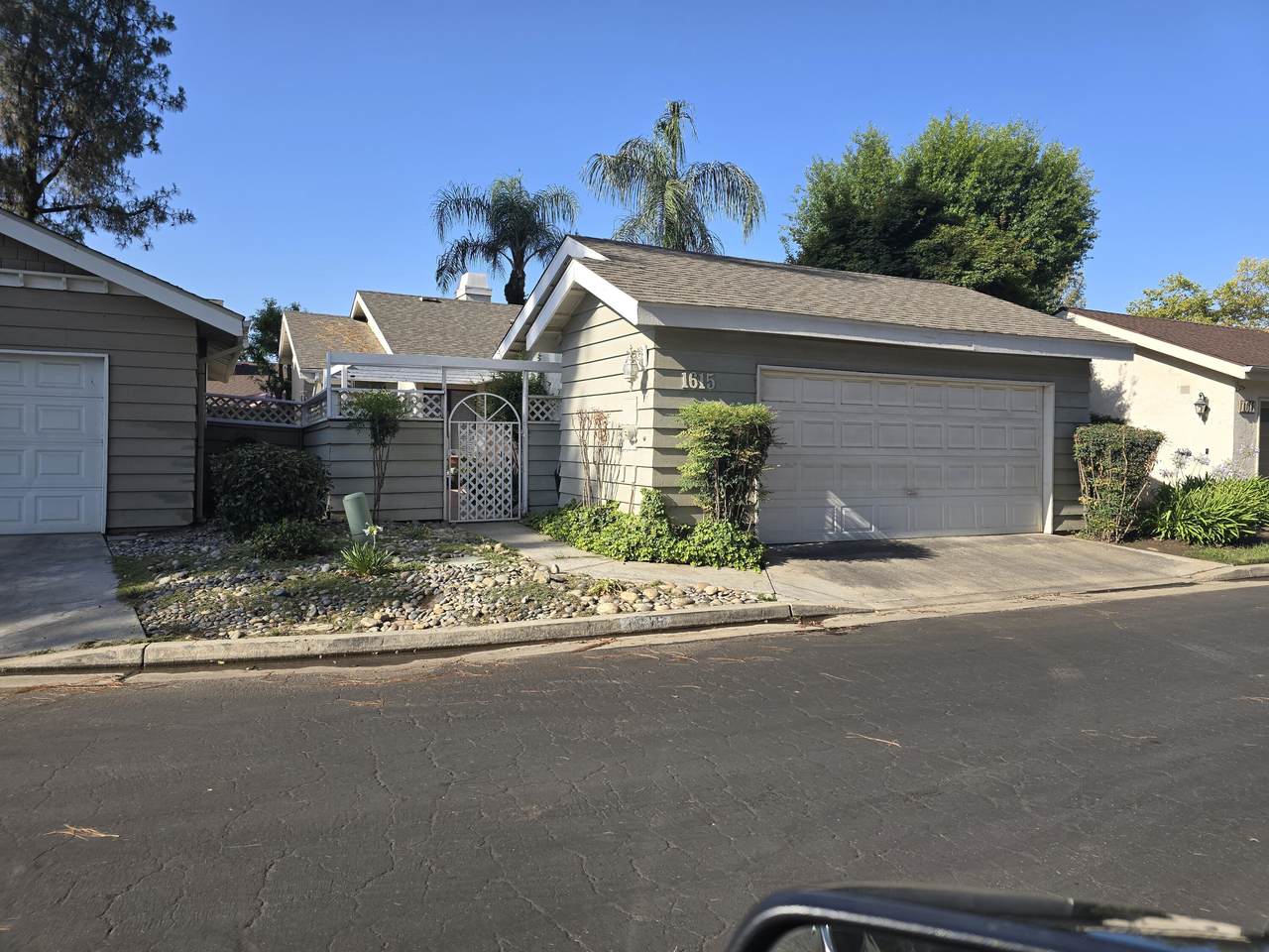 1615 Castlecrest Avenue - Photo 1
