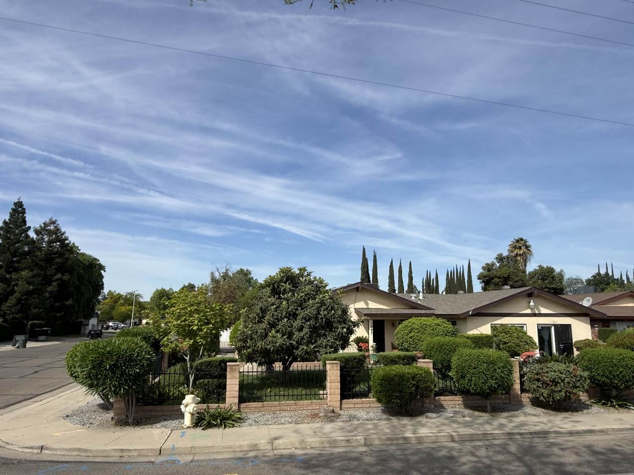1047 Linwood Street - Photo 1