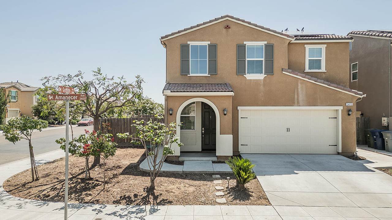 3415 Amanecer Avenue - Photo 1