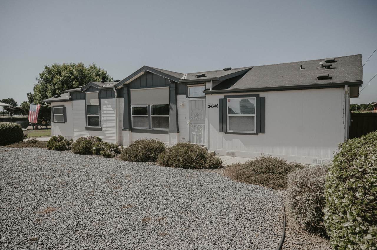 24346 Avenue 106 - Photo 1
