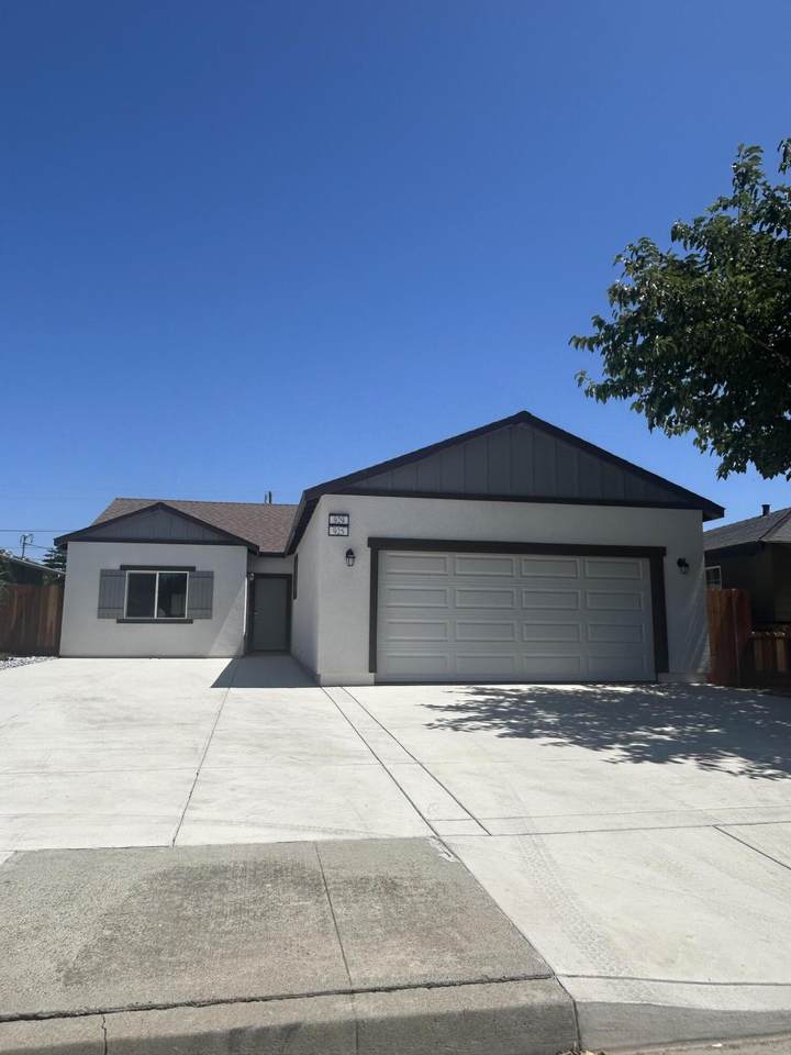 929 6th Street - Photo 1