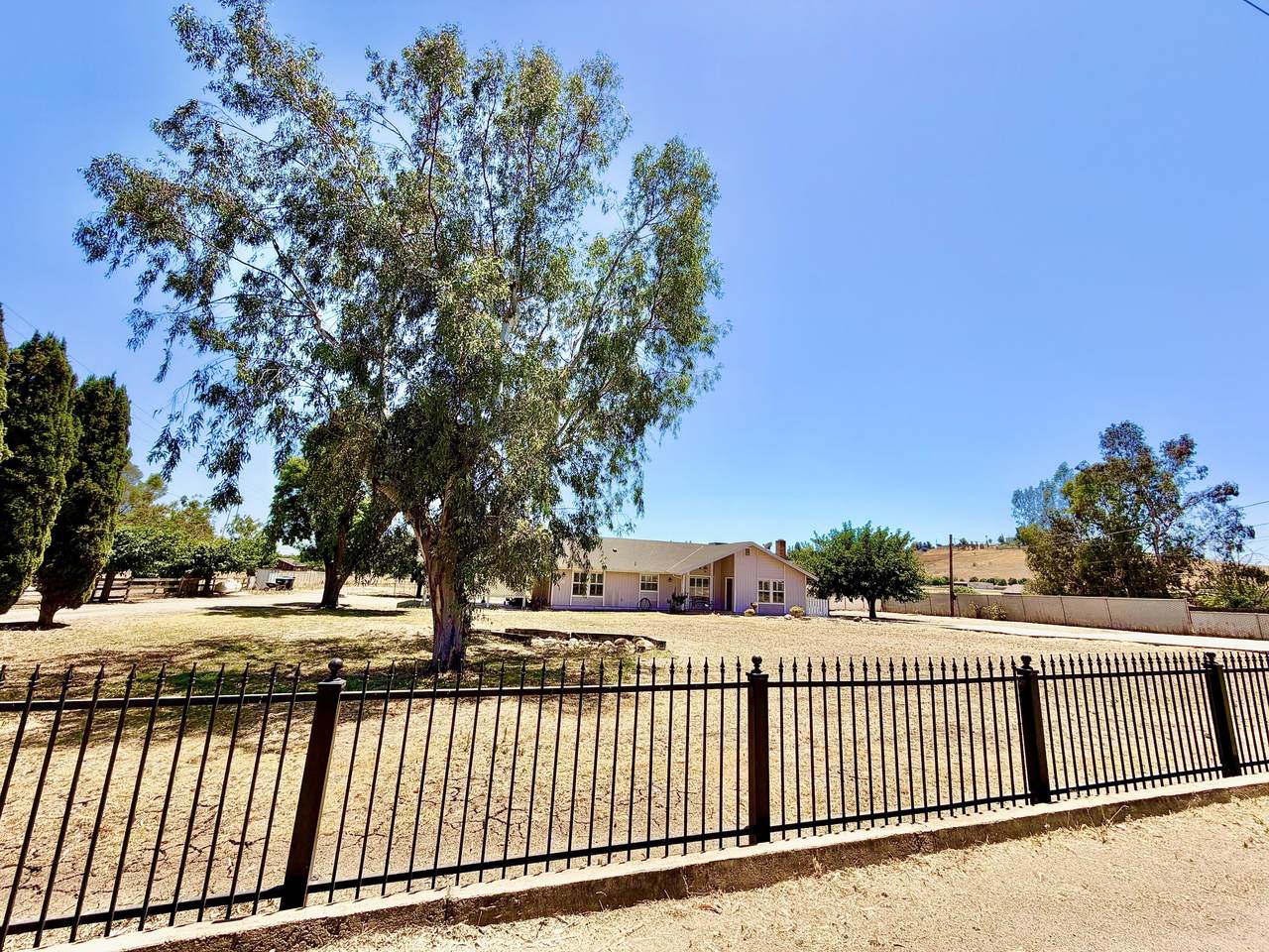 141 Reid Avenue - Photo 1