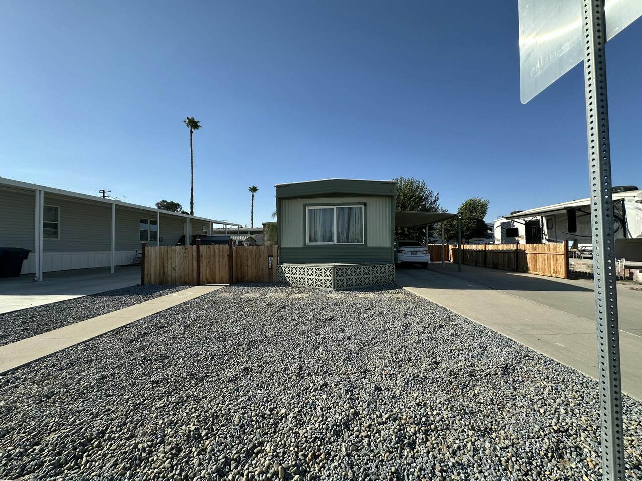 560-8 Pleasant Avenue - Photo 1