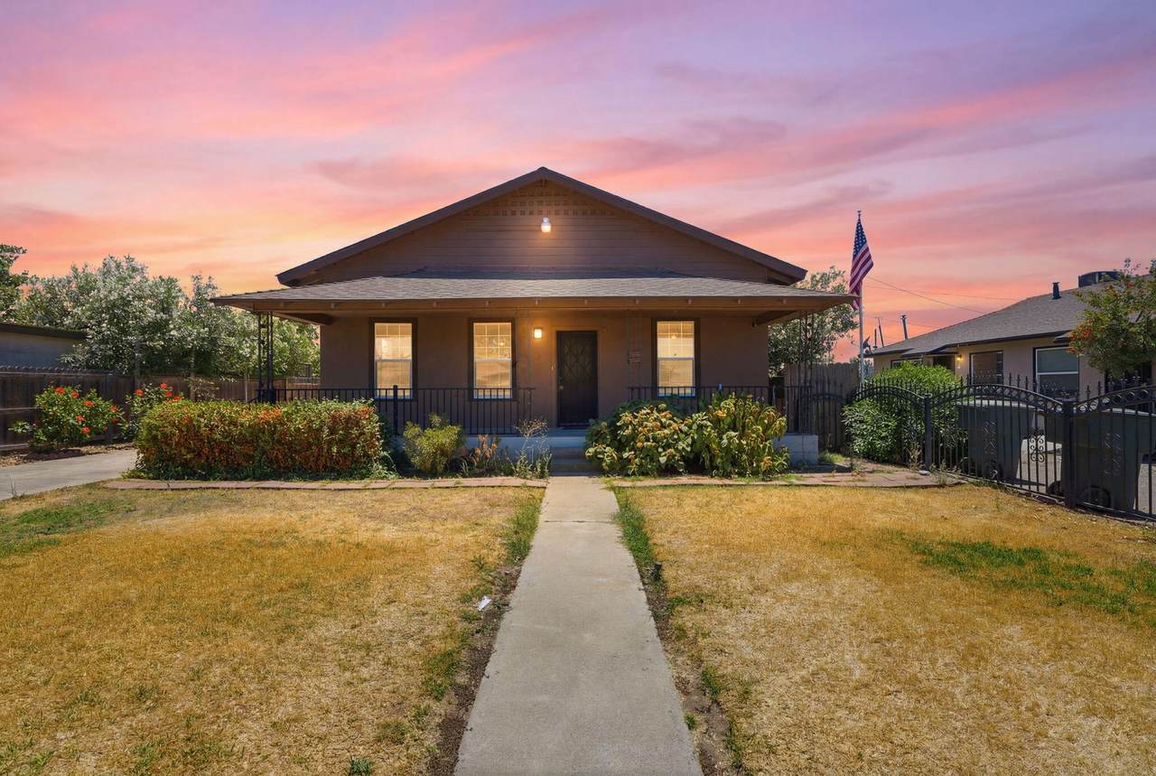1009 Grove Avenue - Photo 1