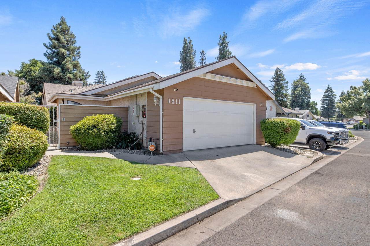 1811 Vine - Photo 1