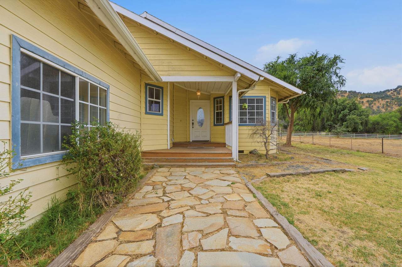 33485 Globe Drive - Photo 1