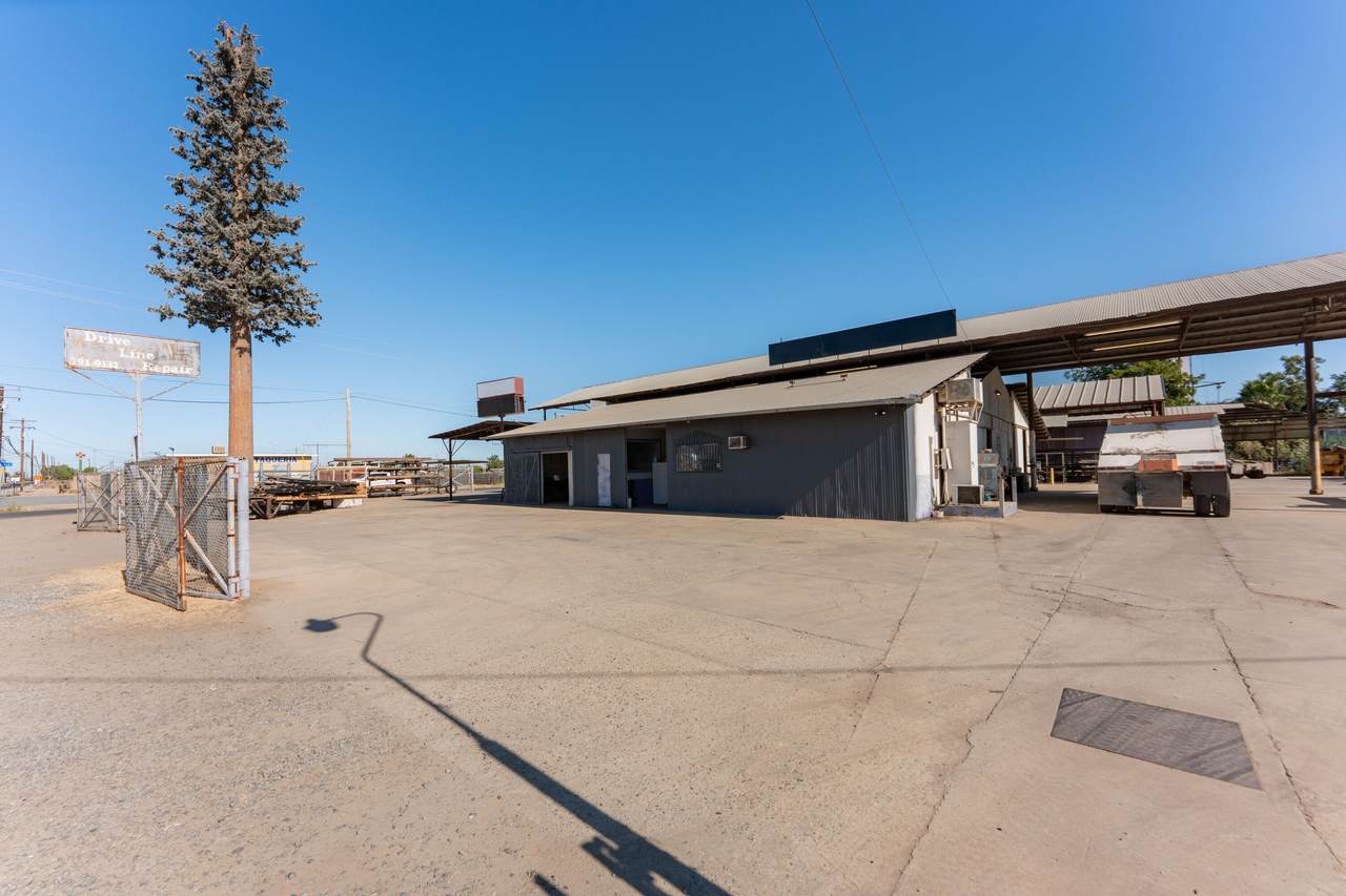 22220 Avenue 152 - Photo 1