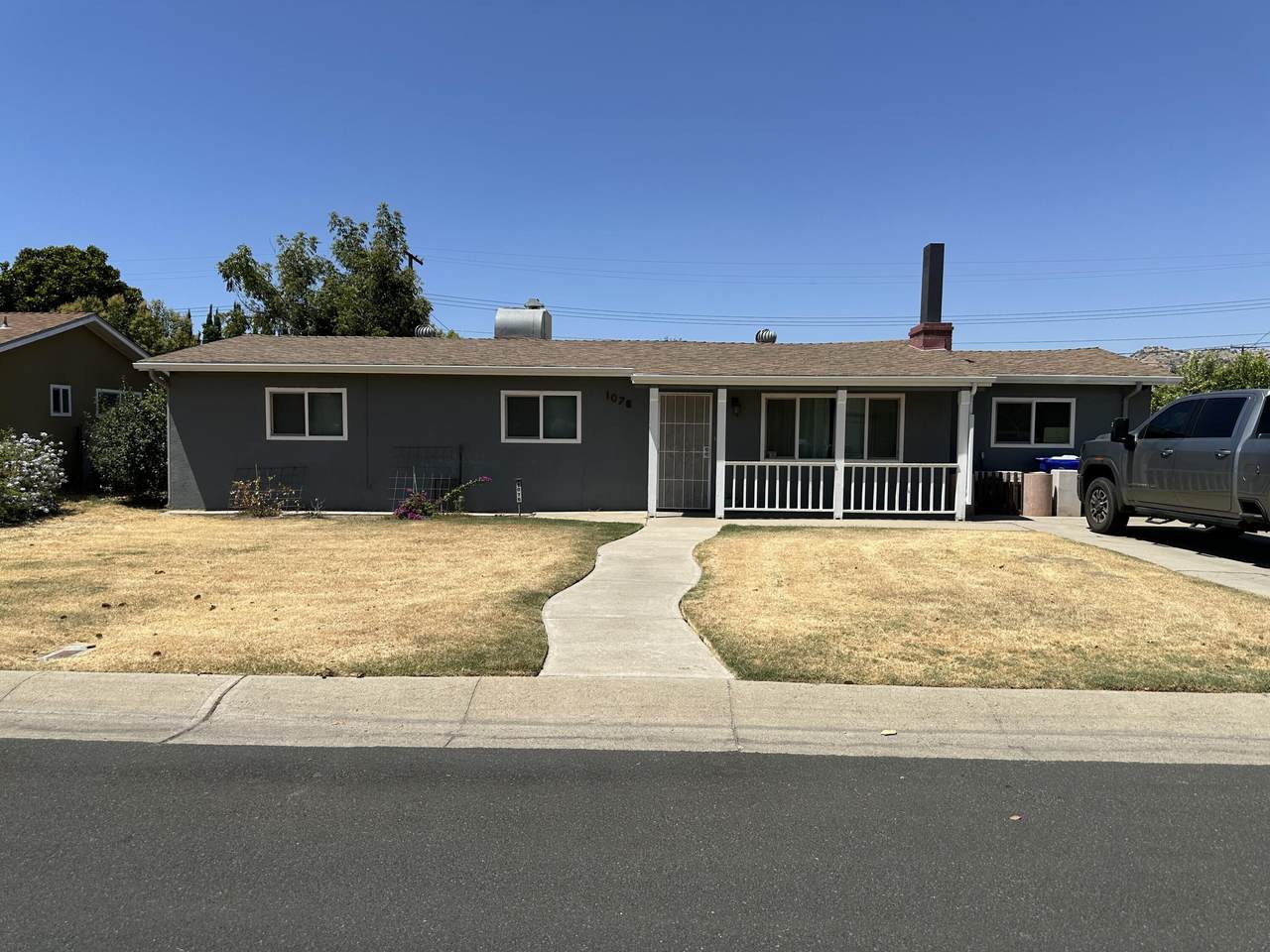 1076 Mountain View Avenue - Photo 1