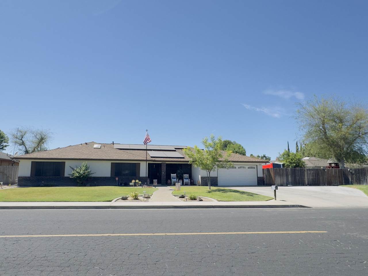 2560 Chestnut Street - Photo 1