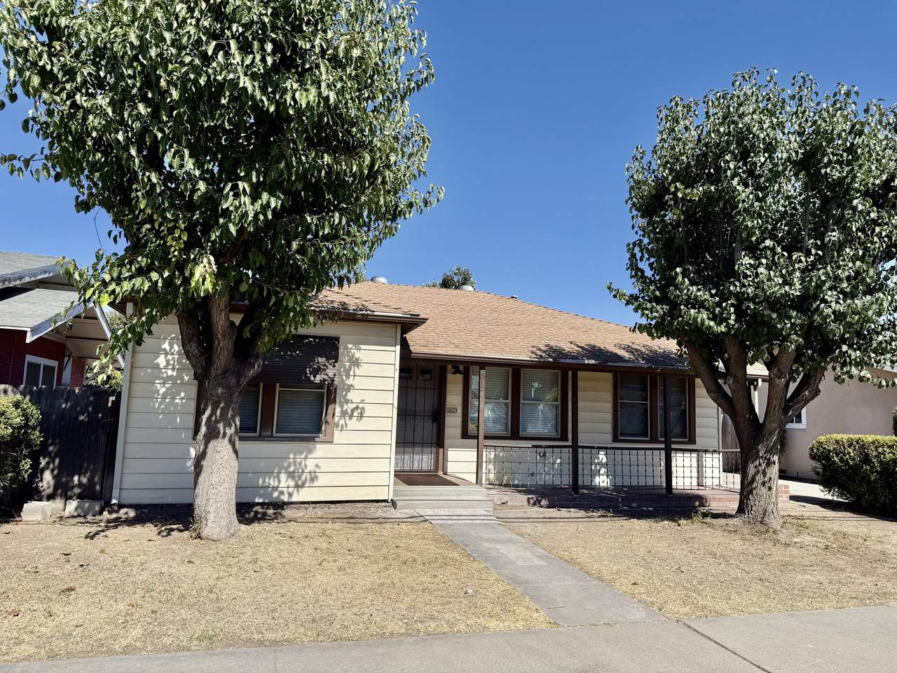 517 Kaweah Avenue - Photo 1