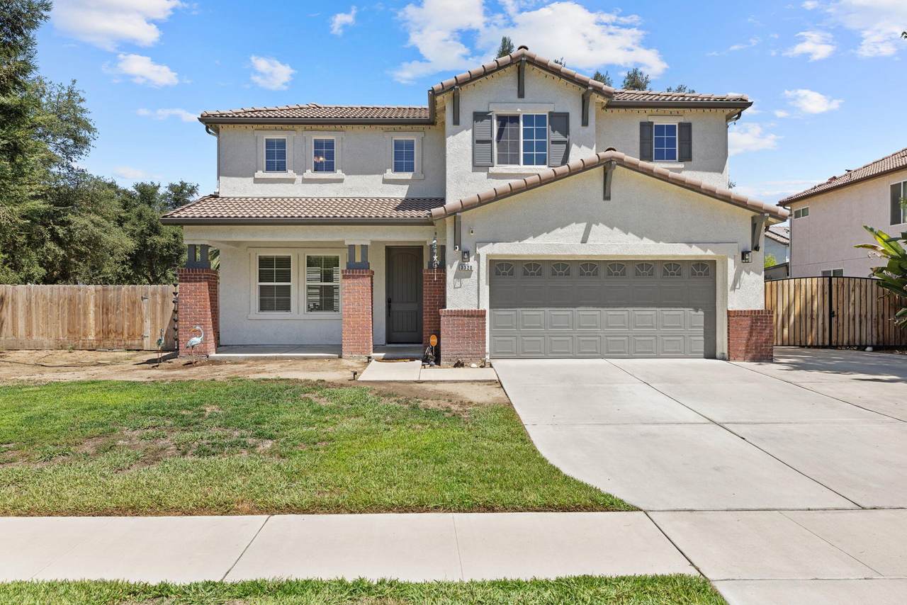 3320 Glendale Avenue - Photo 1