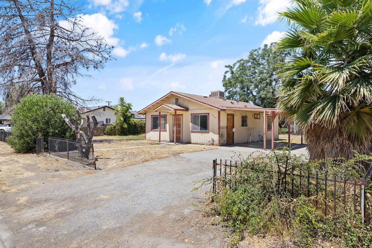 2300 Garvey Avenue - Photo 1