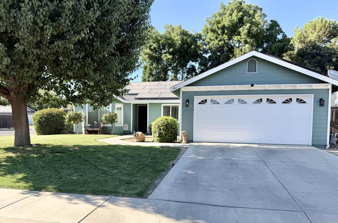 541 Davis Street - Photo 1