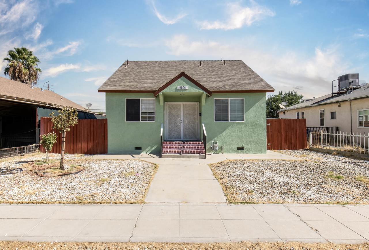 1901 Clay Avenue - Photo 1