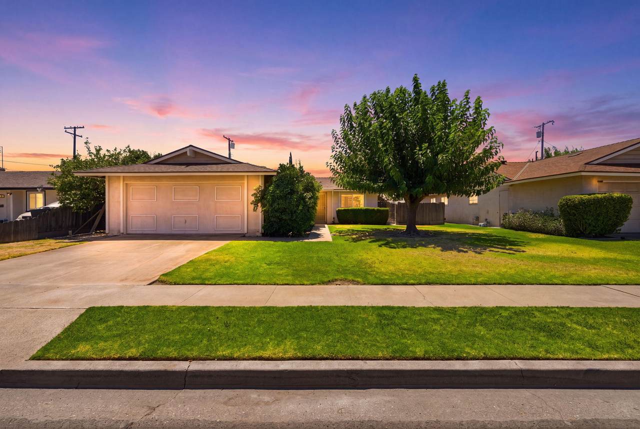 1565 Lark Street - Photo 1