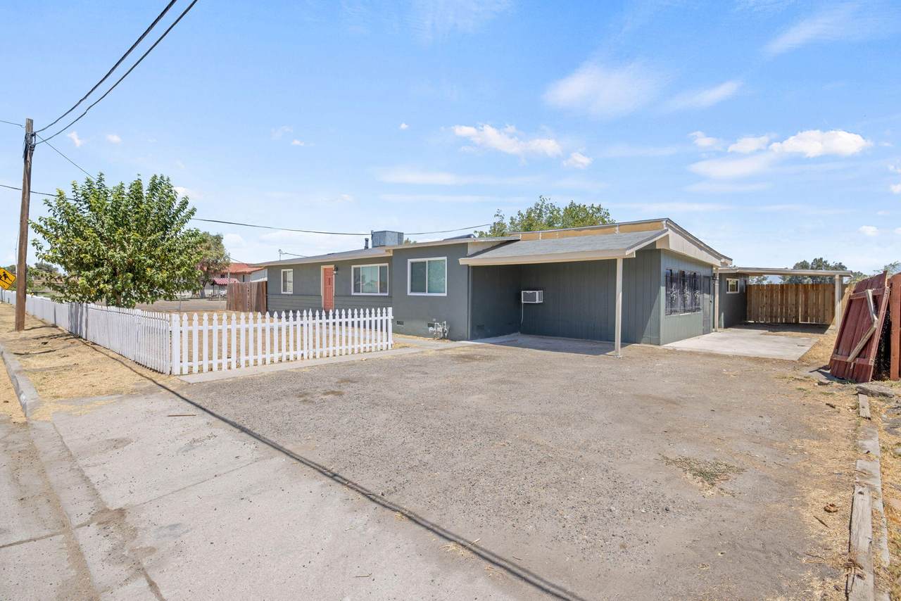 19415 Empire Street - Photo 1