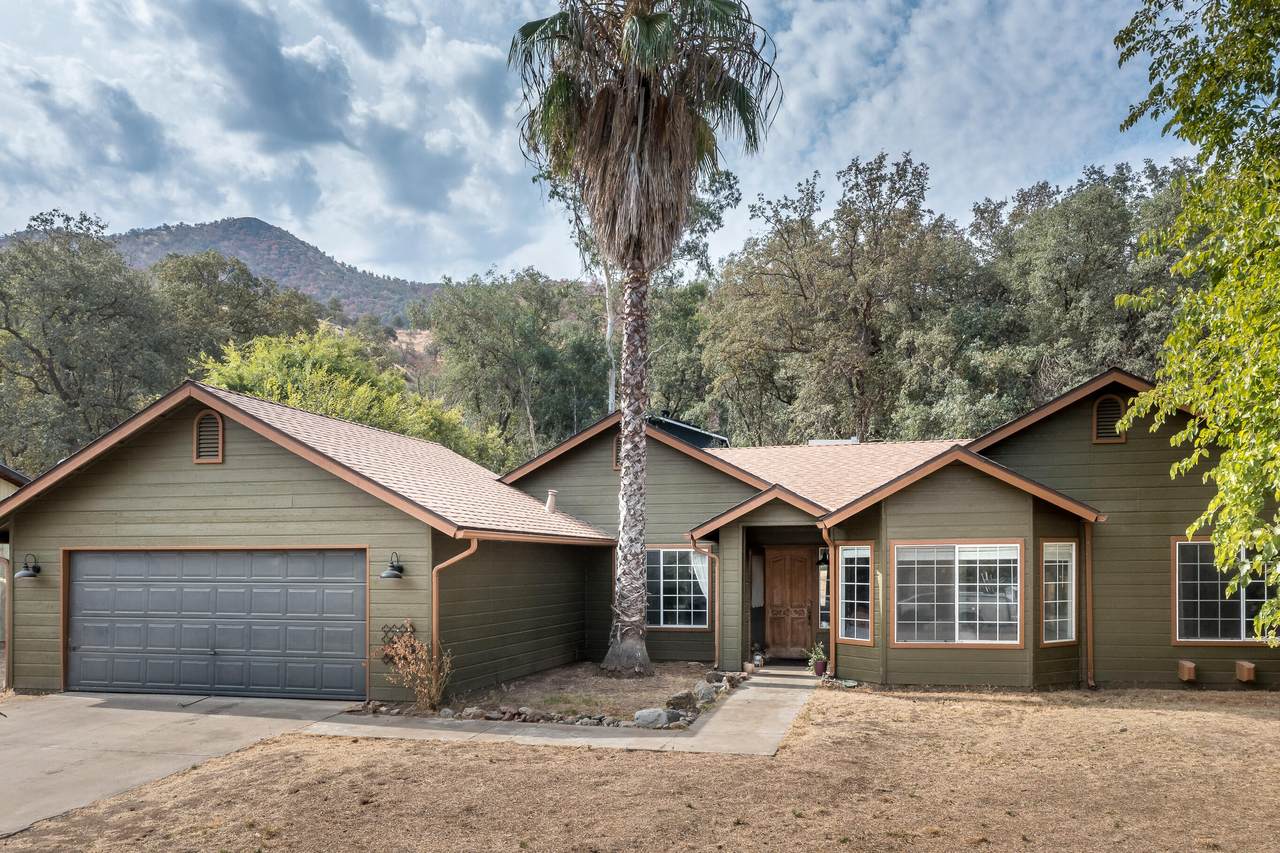 41085 Oakridge Drive - Photo 1