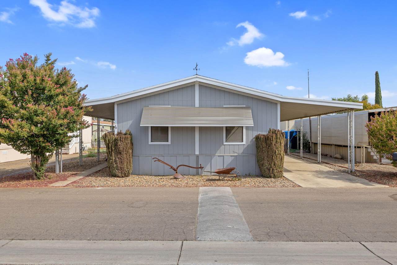 415 Akers Street - Photo 1