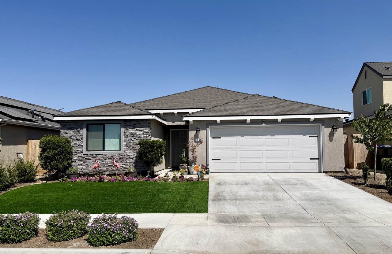 338 Tracy Street - Photo 1