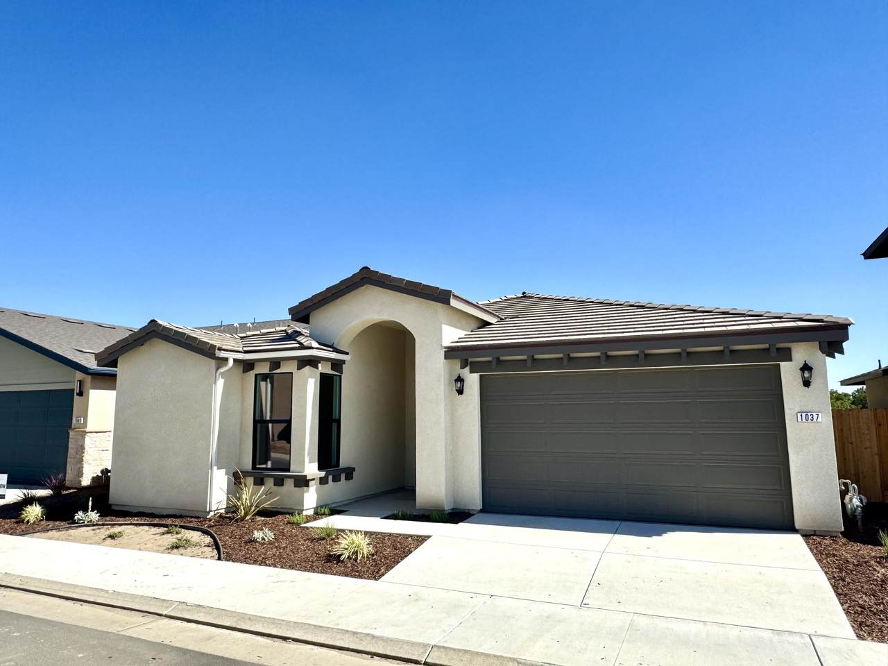 1037 Madrid Avenue - Photo 1