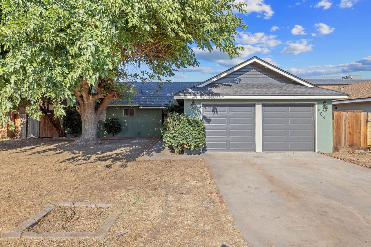 988 Laurel Avenue - Photo 1